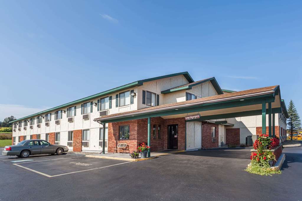 Hotel Super 8 By Wyndham East Stroudsburg - Poconos Zewnętrze zdjęcie