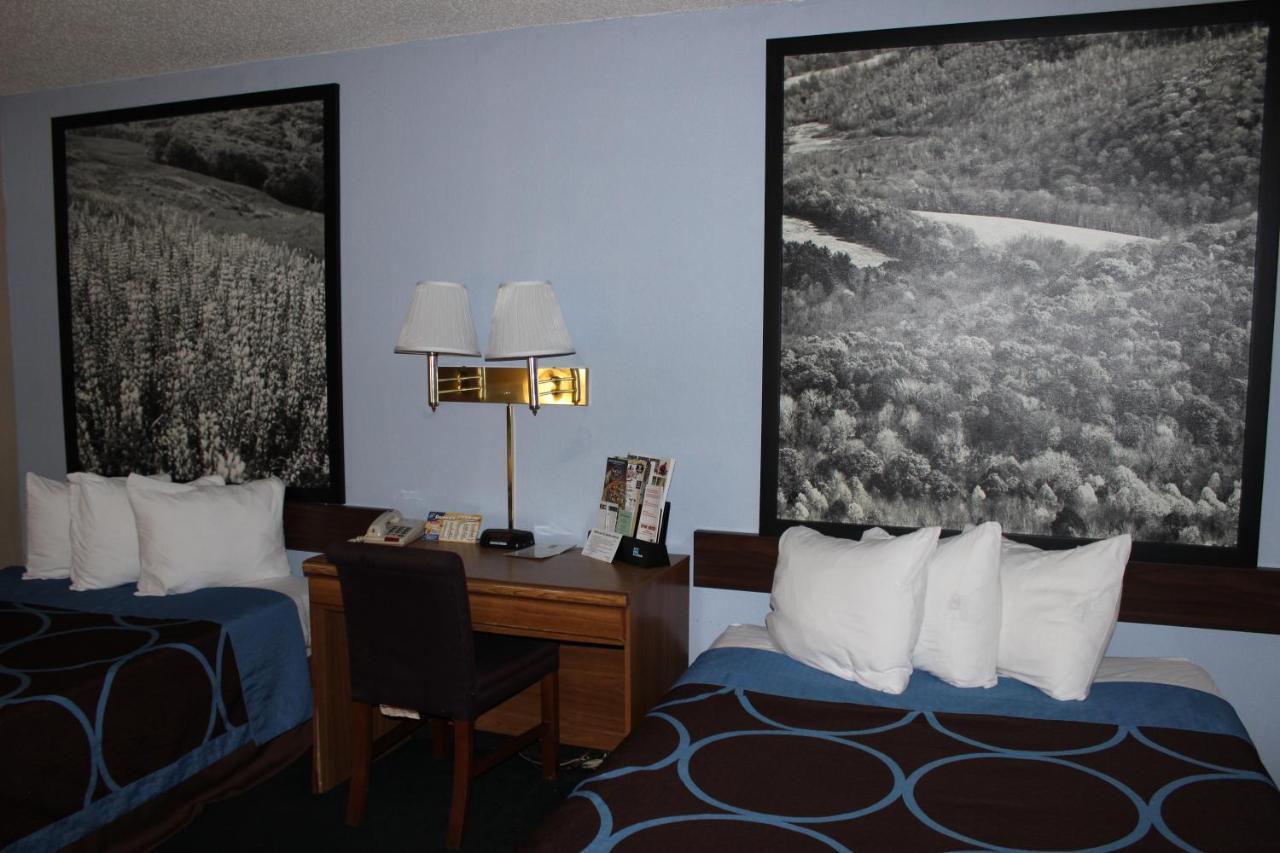 Hotel Super 8 By Wyndham East Stroudsburg - Poconos Zewnętrze zdjęcie