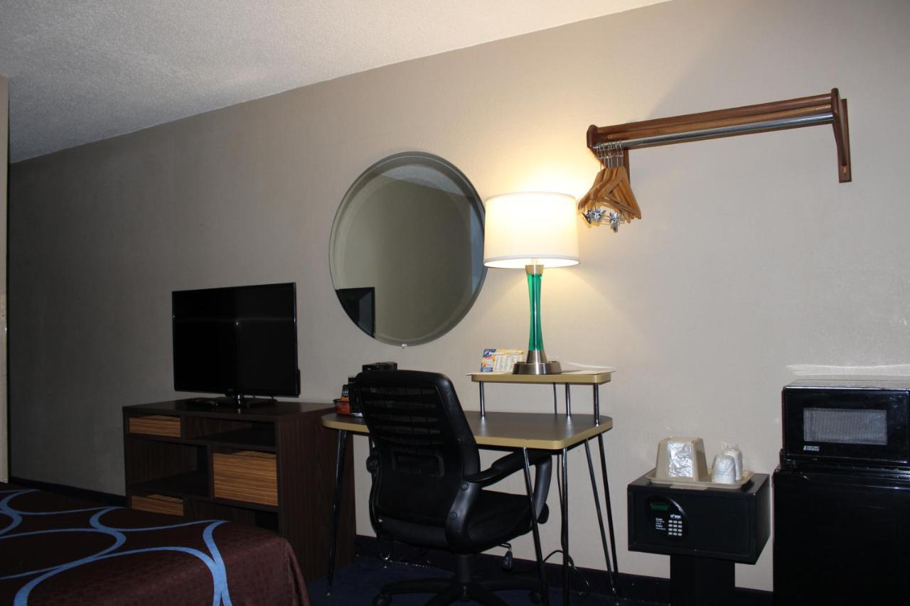 Hotel Super 8 By Wyndham East Stroudsburg - Poconos Zewnętrze zdjęcie